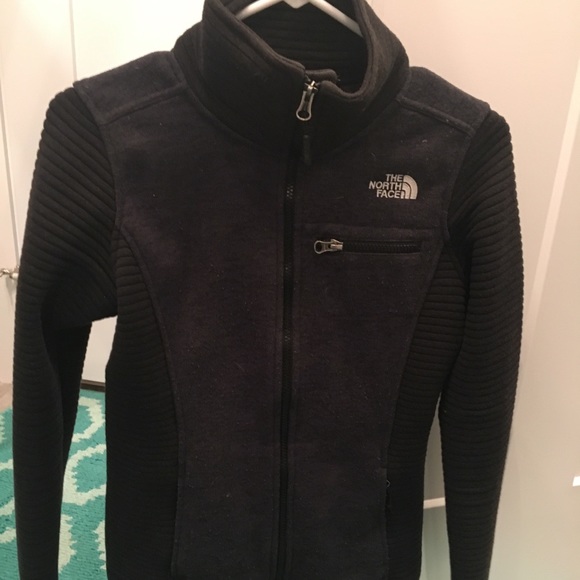 The North Face Jackets & Blazers - The north face fleece